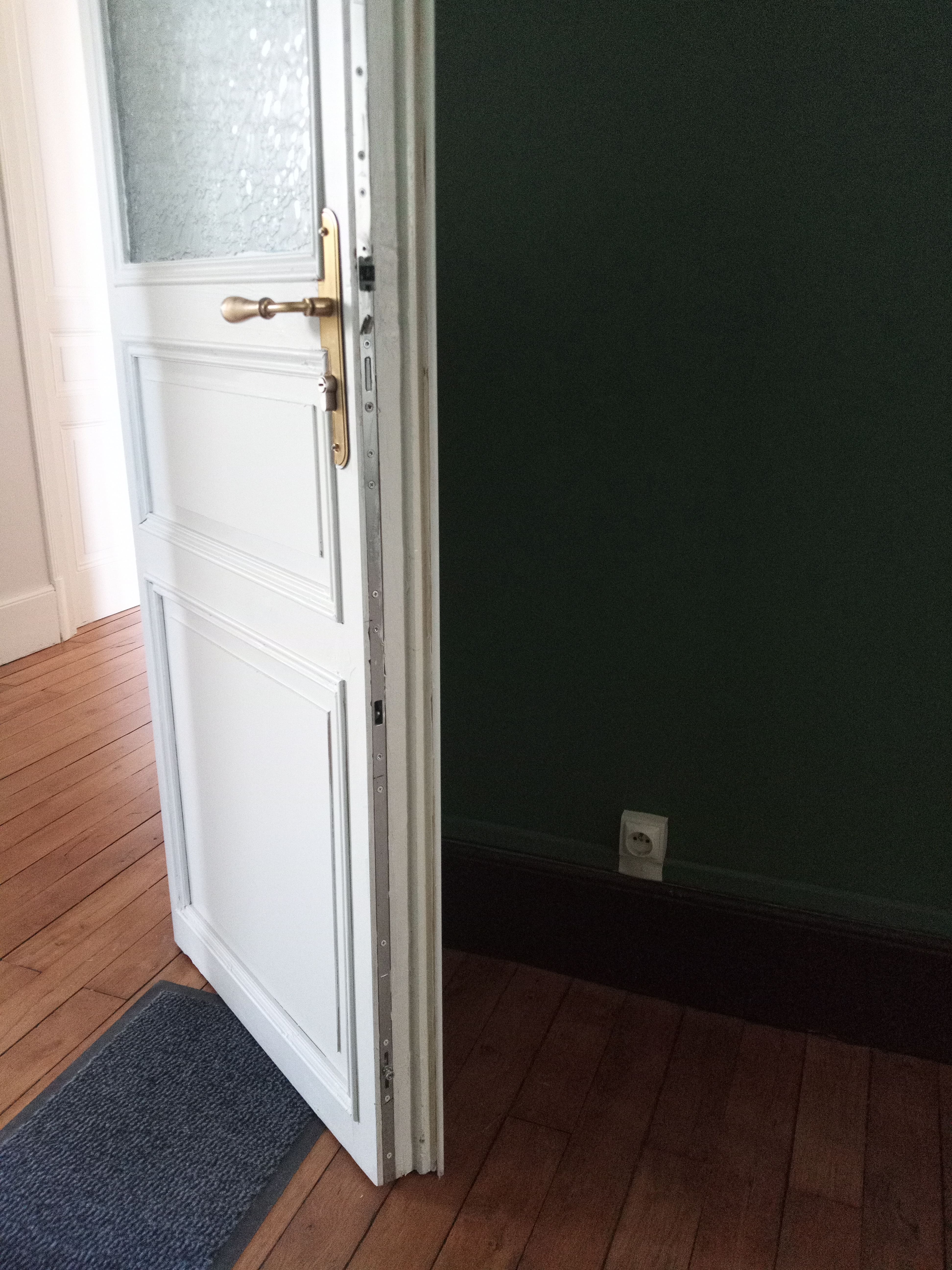 Remplacement porte d'entrée ancienne maison