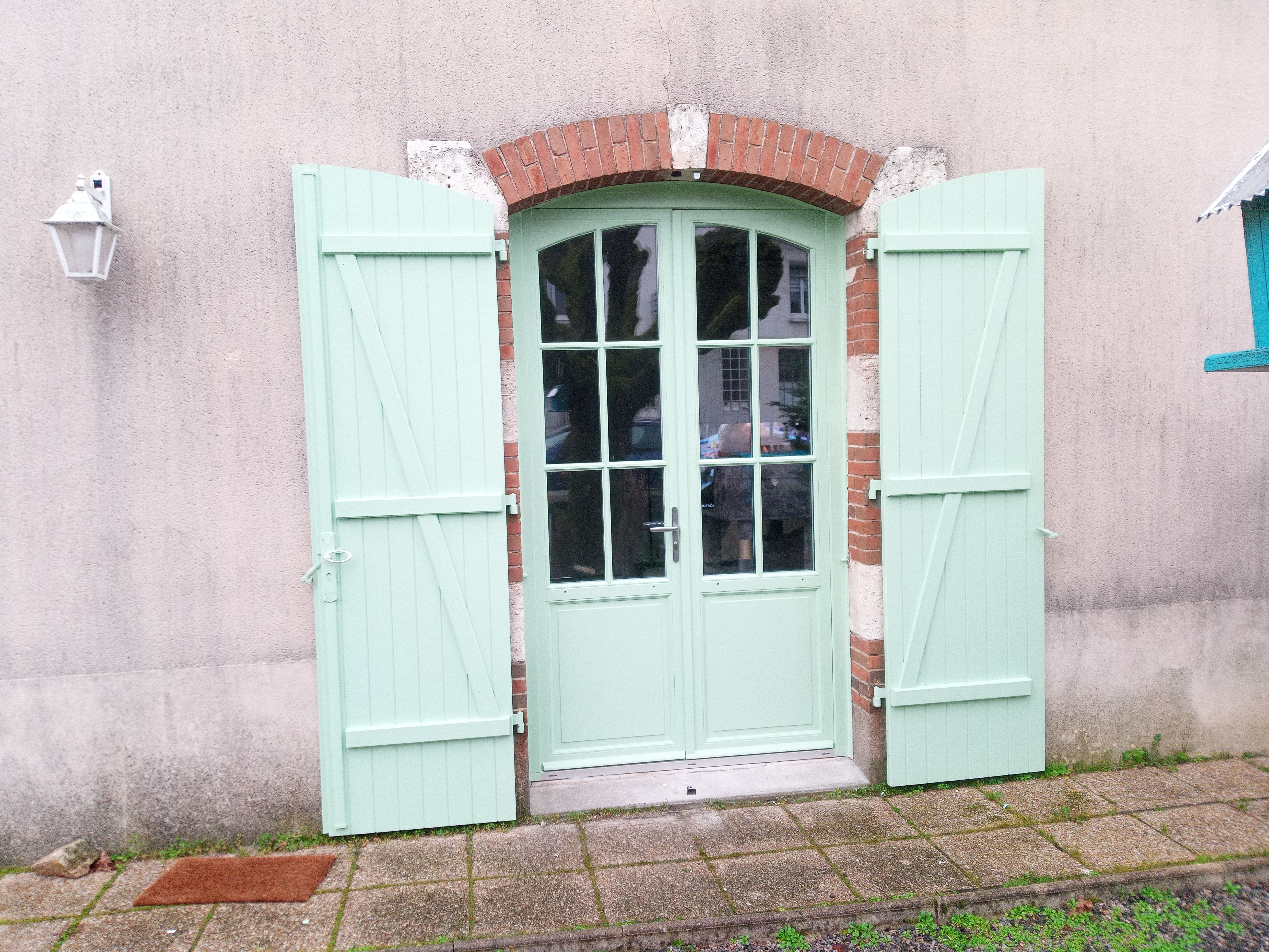 Porte d'entrée bois artisanale